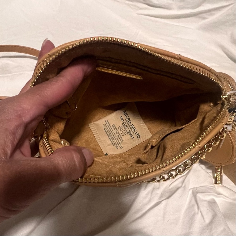 ✨NEW✨ Steve Madden Tan / Brown Quilted Crossbody Bag w/ Heart Charm Wallet - Picture 8 of 10
